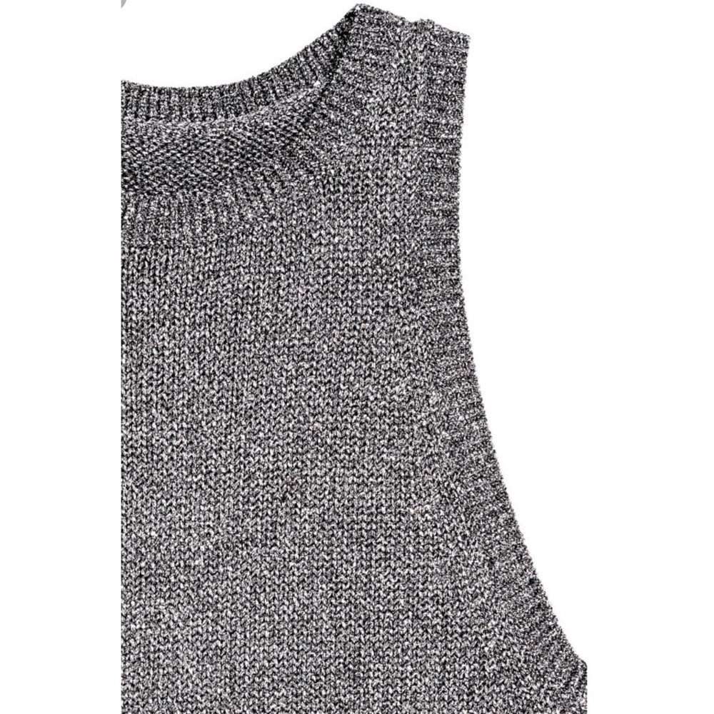 ✨Silver Racerback Tank✨ - Picture 6 of 6